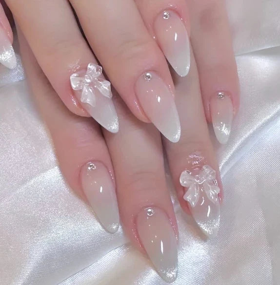 Faux Ongles à Coller – Noeud & Strass