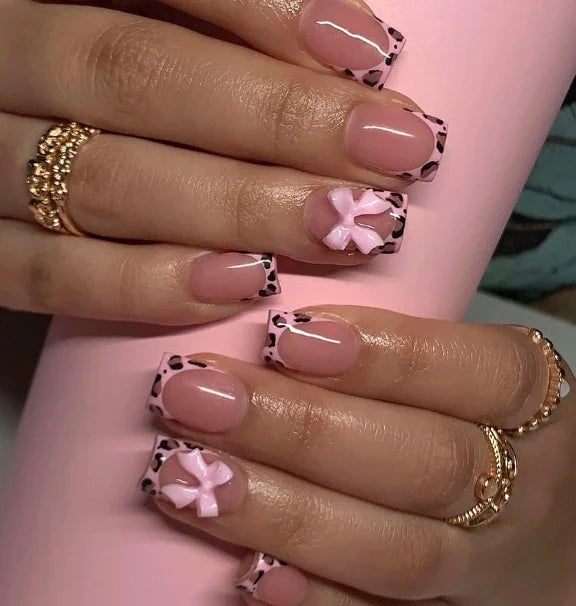 Faux Ongles à Coller – Noeud & Strass