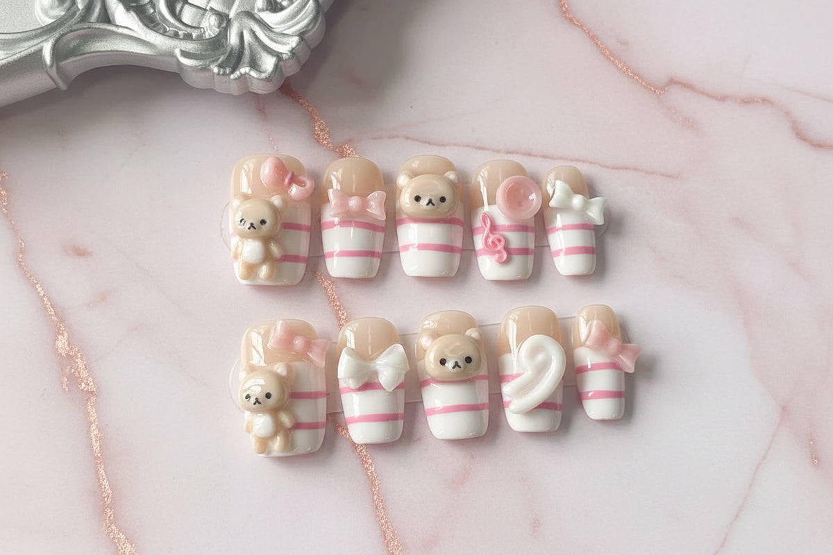 Faux Ongles Press-On Kawaii Ourson 3D – Carré Court, Blanc & Rose, Nœuds